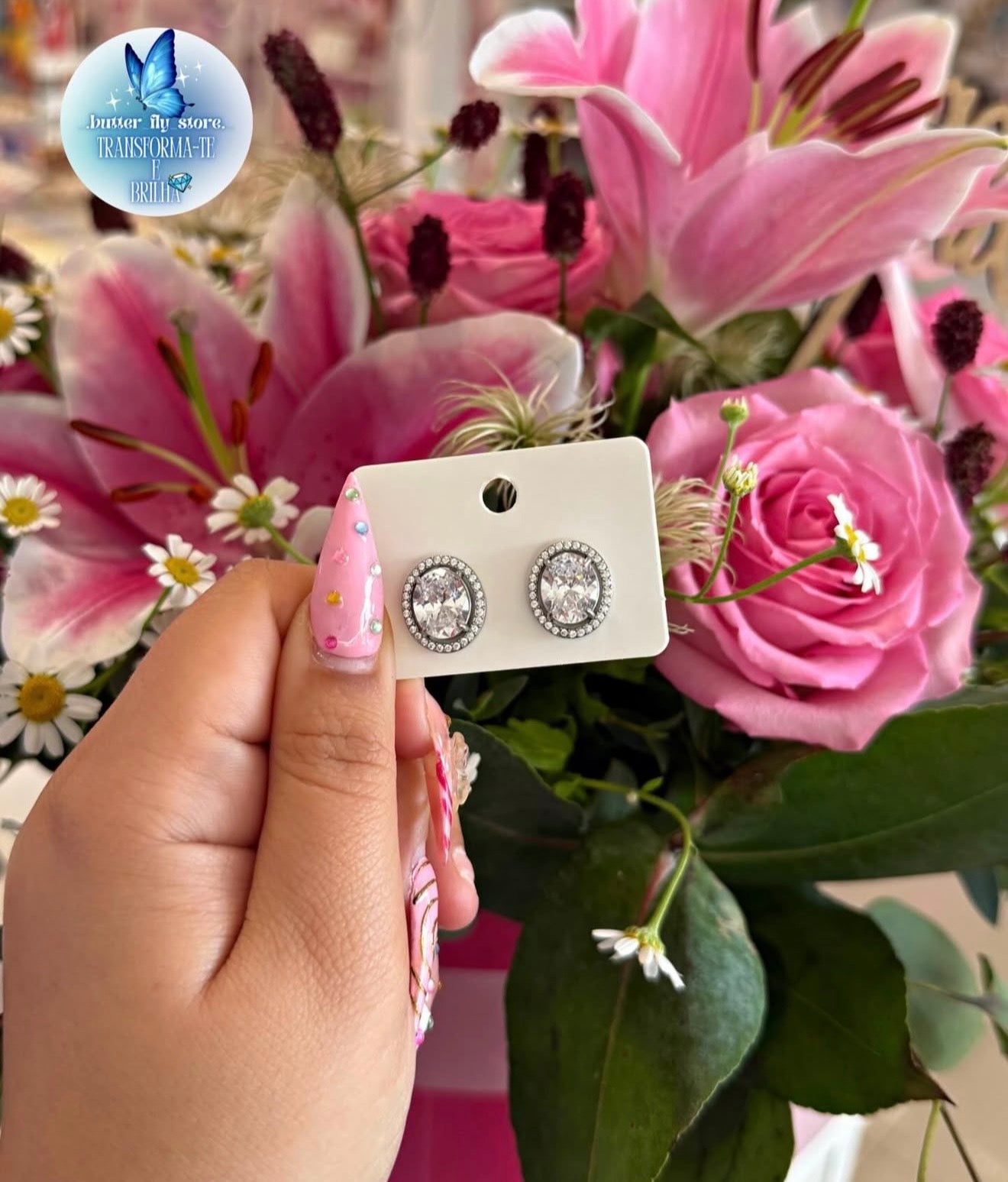 Brincos Diamond em prateado🩵