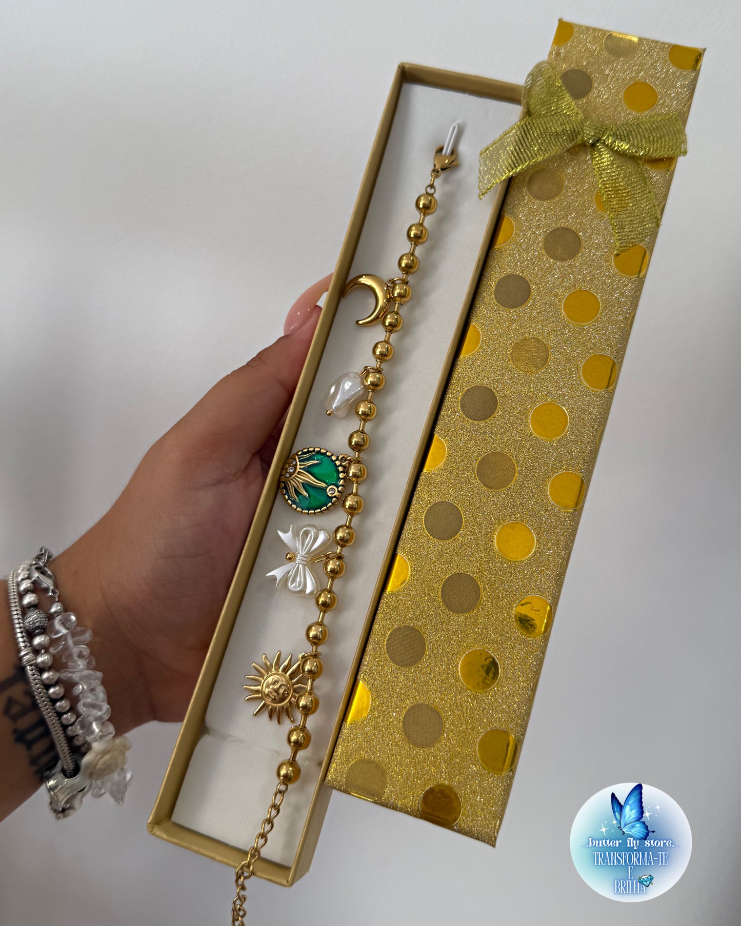 ✨ Pulseira White & Gold ✨