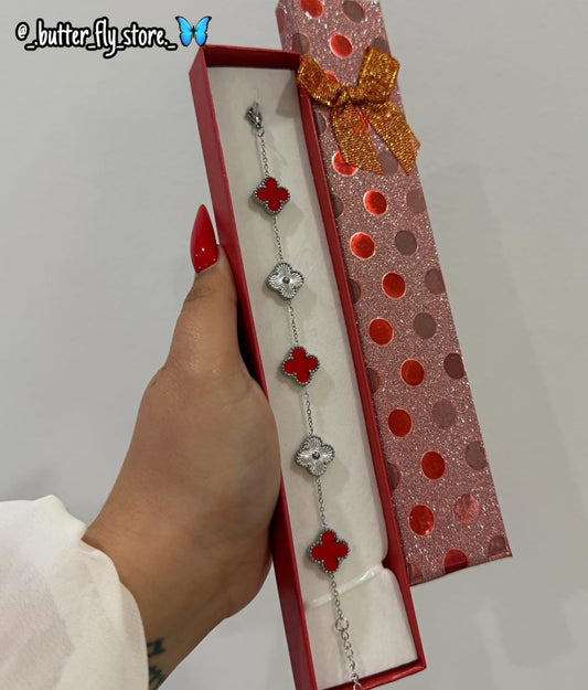 Pulseira Trevo em vermelho e prateado❤️