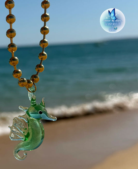 Cavalo-marinho em verde💚🐚