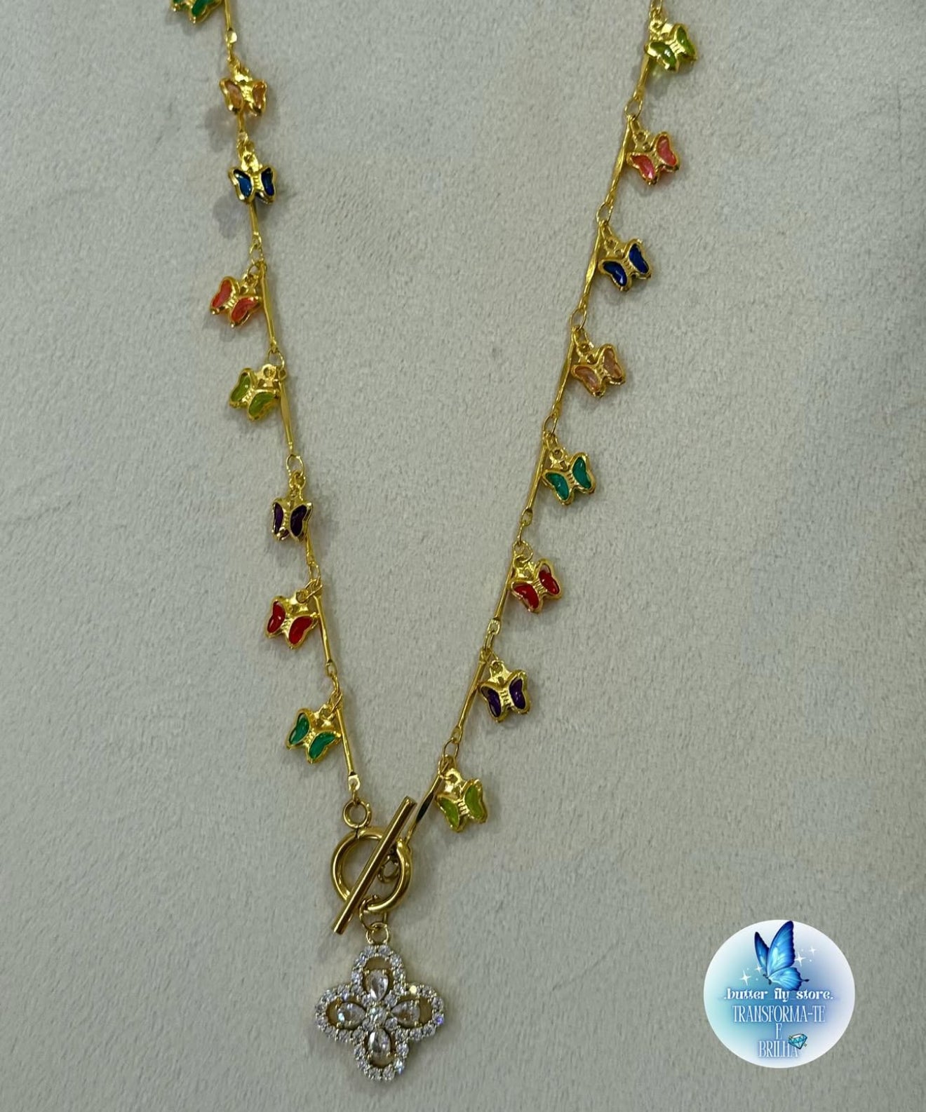 ✨ Colar Glowly com Borboletas 🦋