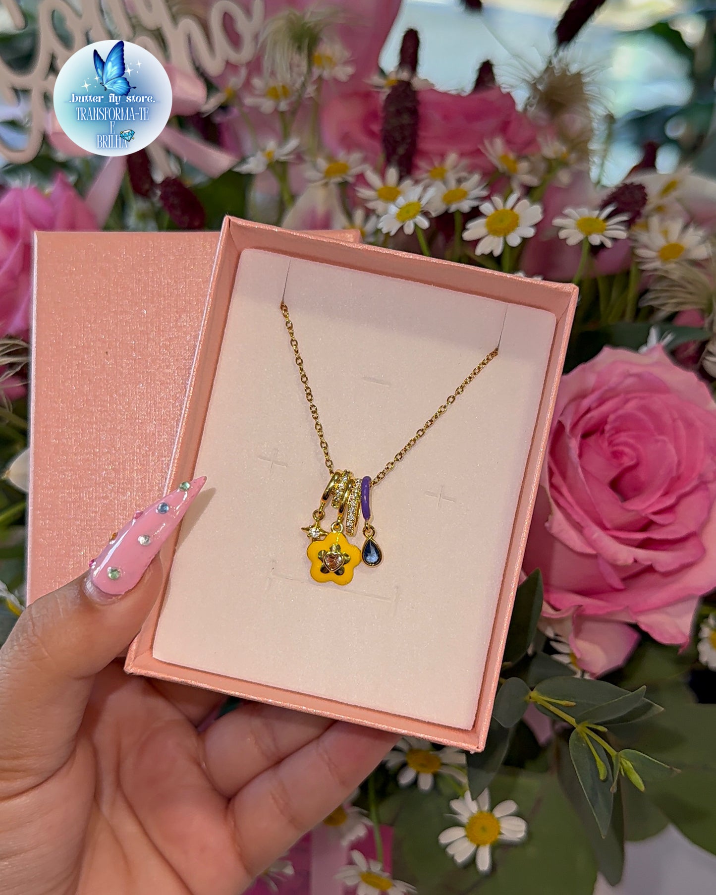 Colar Cintilante em dourado✨