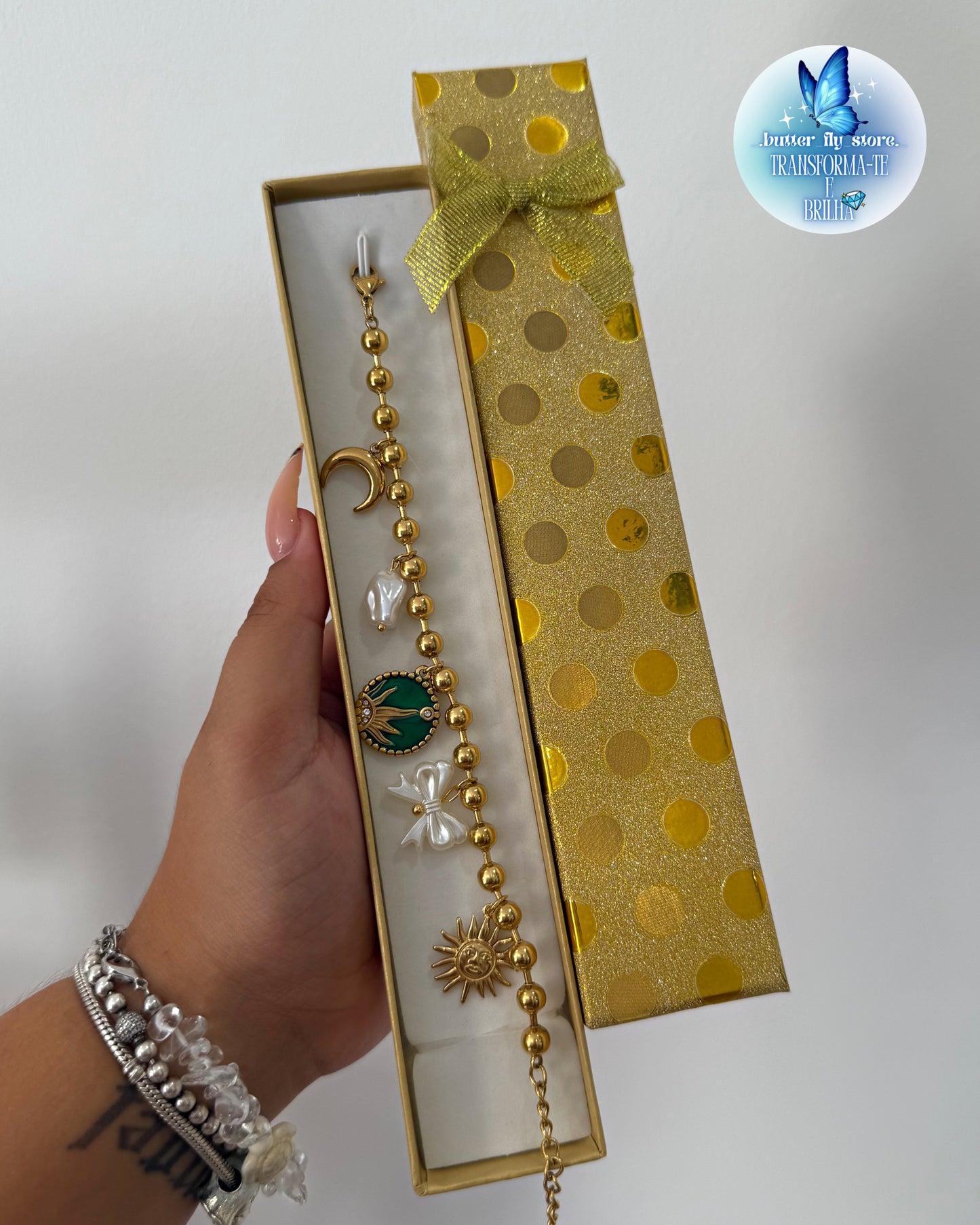 ✨ Pulseira White & Gold ✨