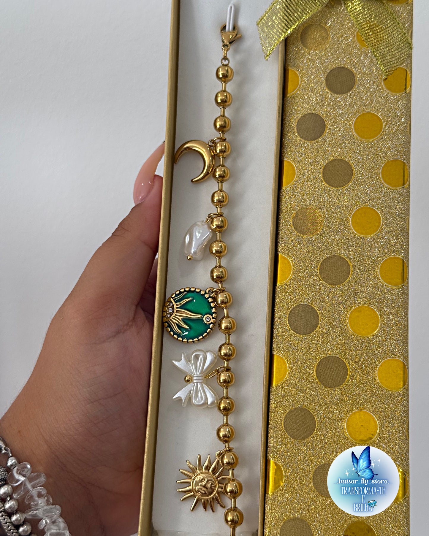 ✨ Pulseira White & Gold ✨