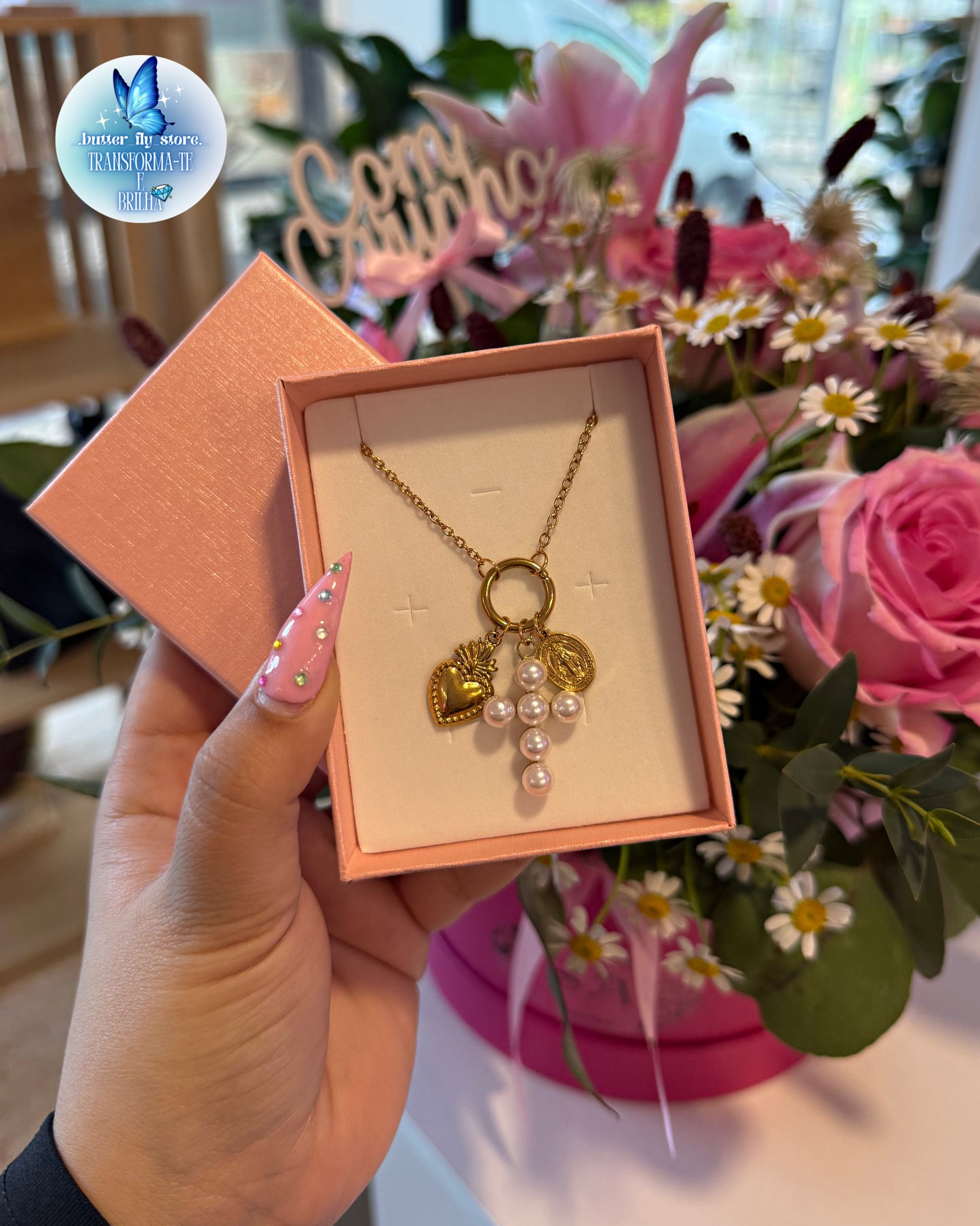 Colar Fé em dourado✨