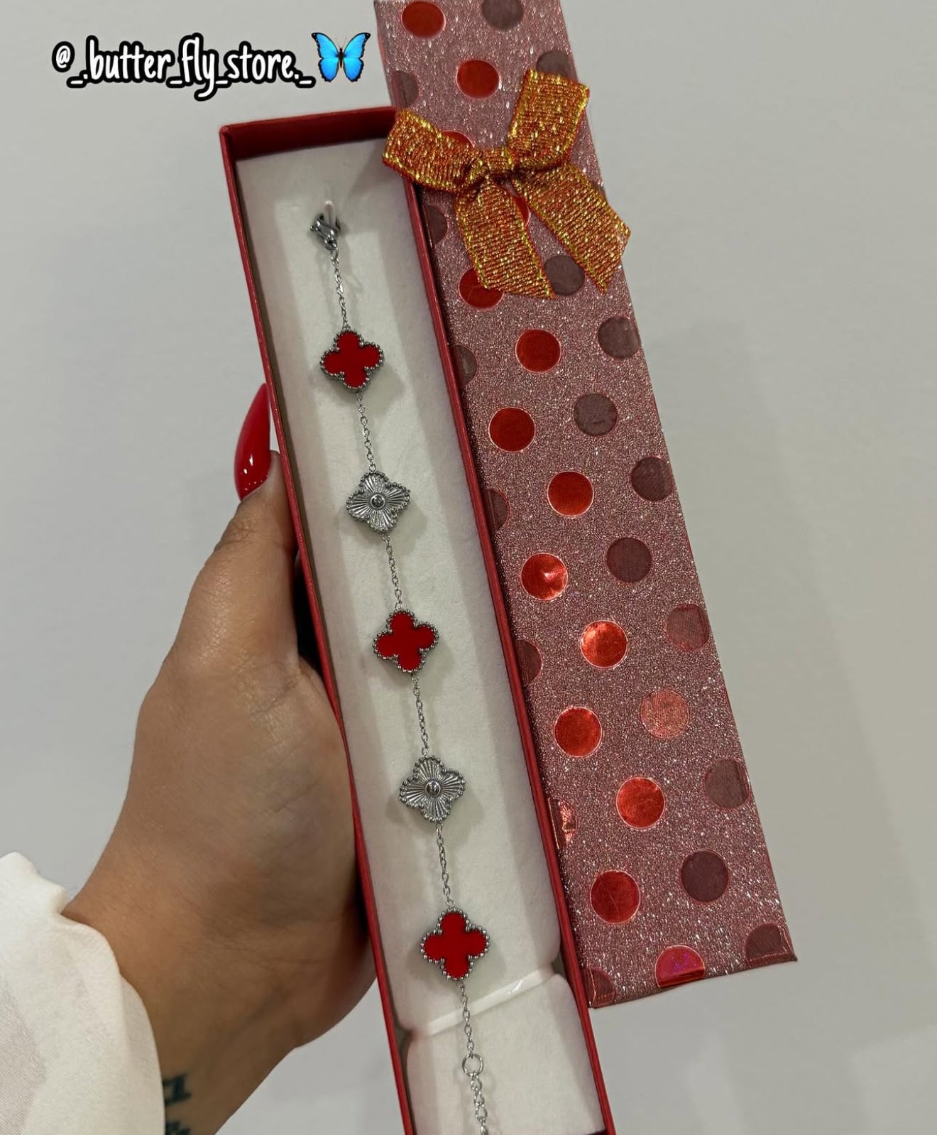 Pulseira Trevo em vermelho e prateado❤️