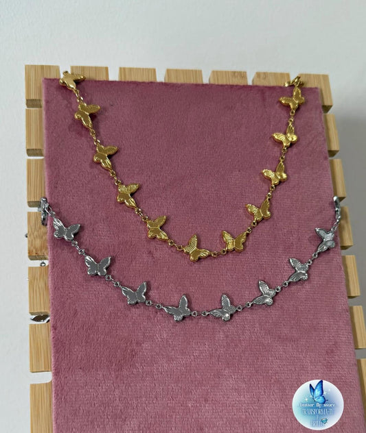 Colar Asas de Primavera🦋 em dourado e prateado